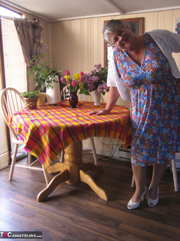 Girdle Goddess Fat Granny Exposes Huge Boobs In Girdle And Nylons