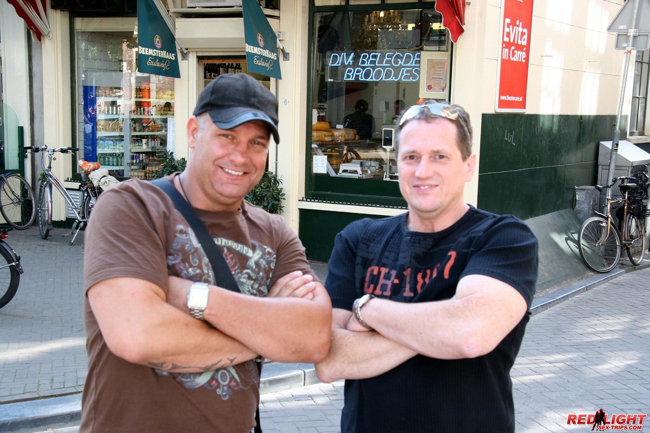 赤線地区 中年男性による東洋風娼婦の探索