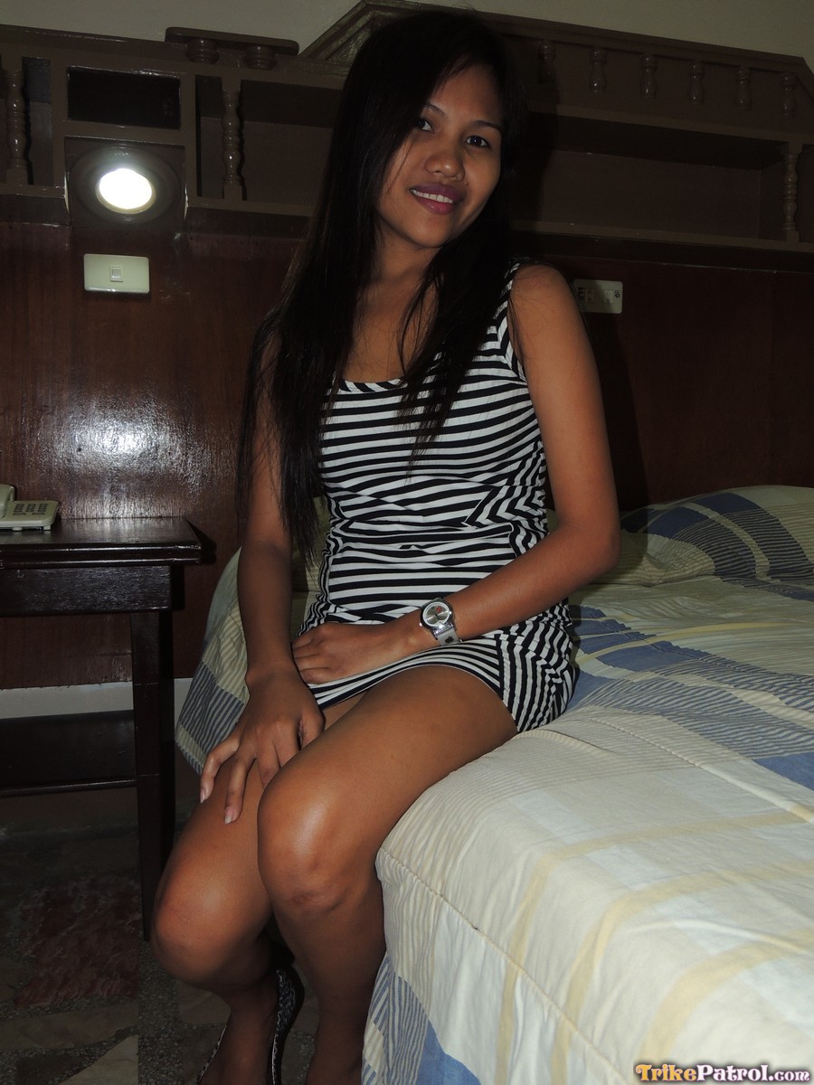 菲律宾蜜雪儿·拉凯 口交与浓密阴毛性爱