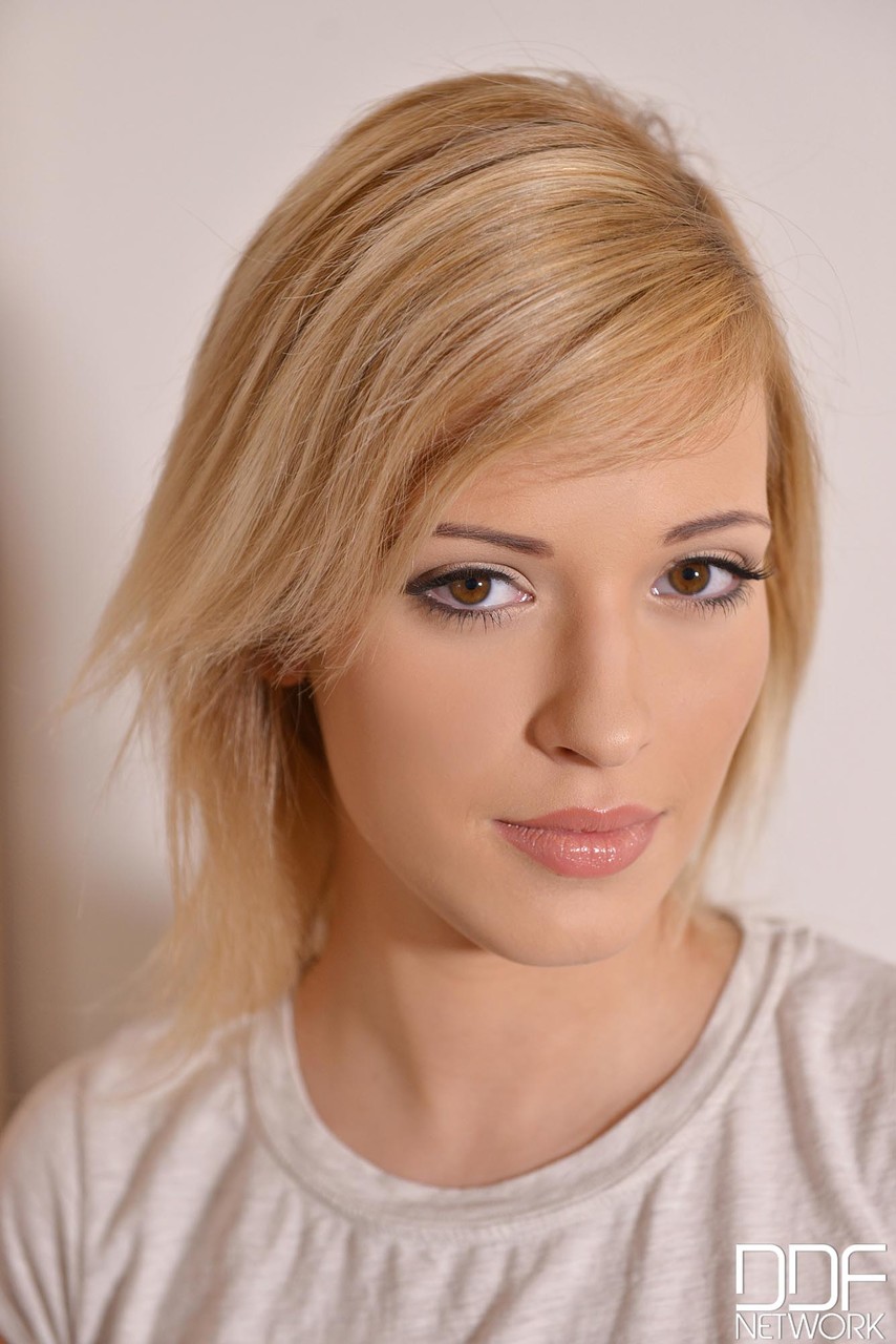 Ria Sunn & Nikky Dream: FFM Threesome with Pussy Licking & Anal Sex