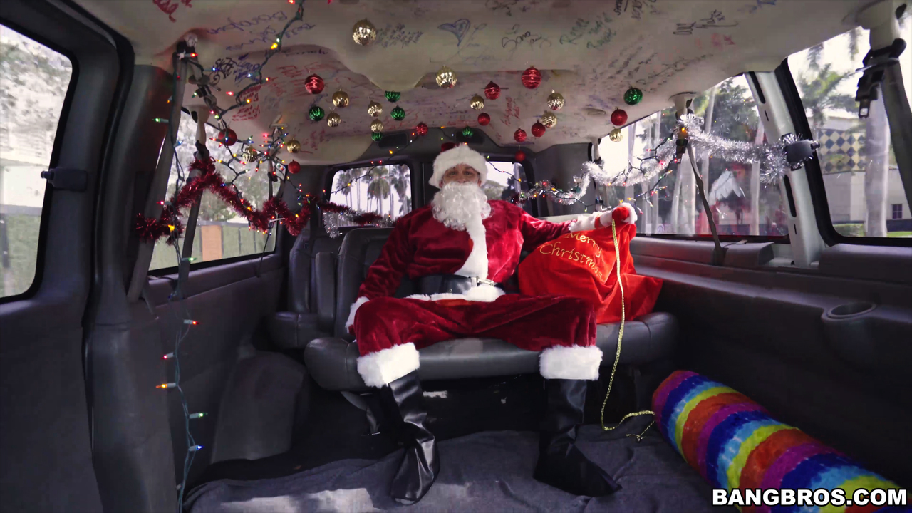 كايلي جاي التقطت من الشارع ونيك في السيارة