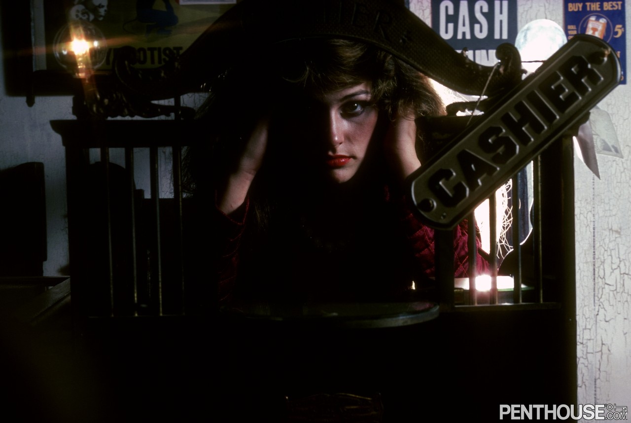 Valerie Rae Clark : Mannequin Vintage En Lingerie Coquine