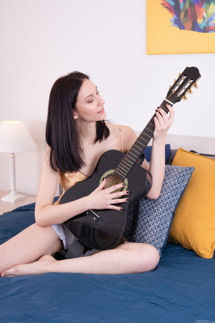 صور شيرلي ماي العارية: مجموعة حب الشعر