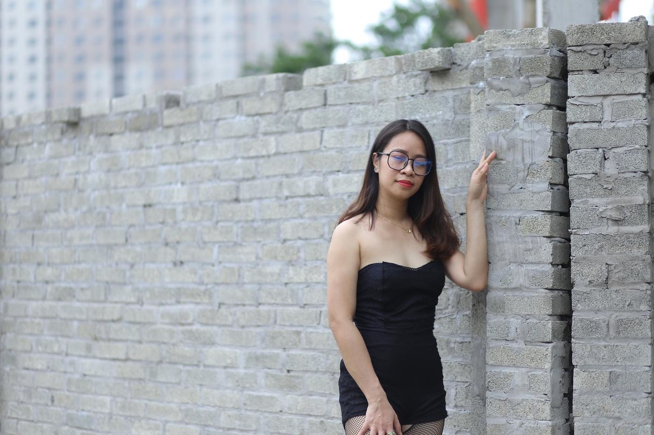 बड़े स्तनों वाली गर्म मिल्फ़ एनल थ्रीसम में क्रीमपाई के साथ समाप्त होती है