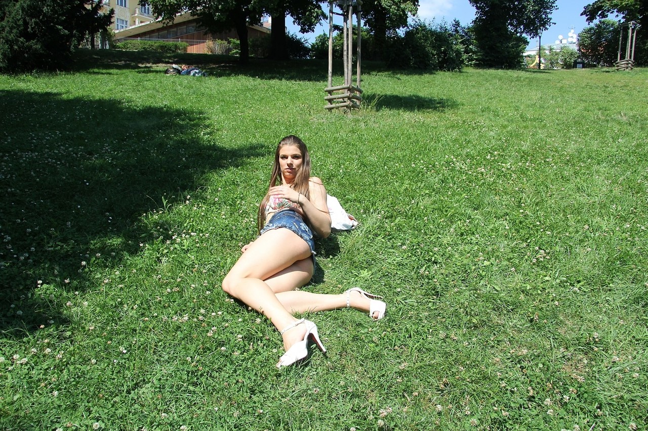 POV Anal Creampie For Dark-Haired Teen Monalee And Her Big Ass