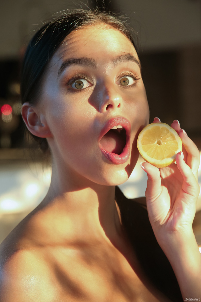 Venice Lei 的裸体照片由 Rylsky Art 拍摄