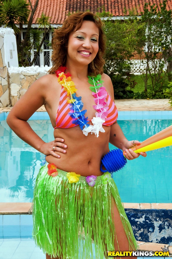 MILF Im Freien Mit Großen Titten Und Behaarter Fotze