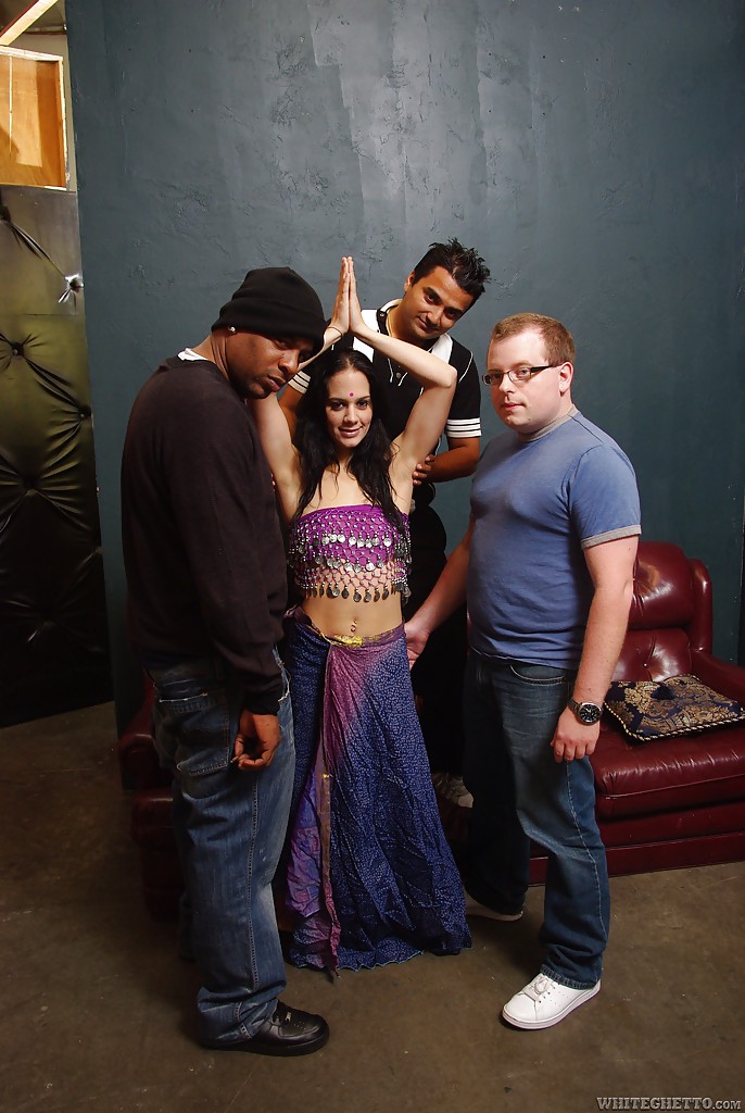 Indian Vanita Sakala Enjoys Hardcore Fun With Three Guys