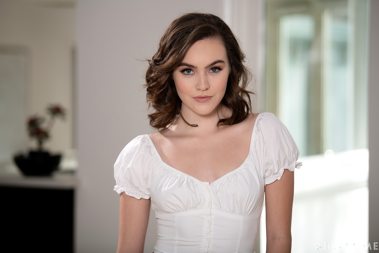 ブラッド・ニューマンとフレヤ・パーカーのスチームなアダルト写真セット