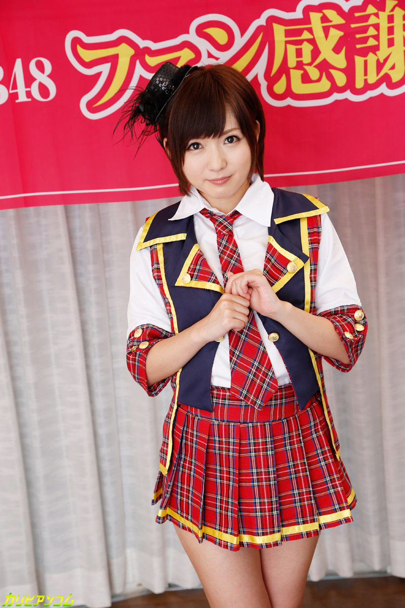 浅倉優: アジアの女子校生が輪姦され、玩具で遊ばれ、おっぱいを見せる