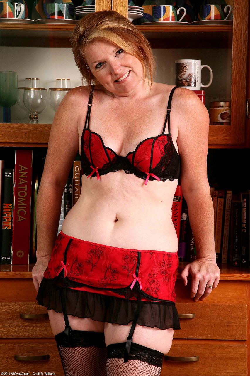 Stacie Mature Lady Slowly Strips Lingerie and Spreads Coochie