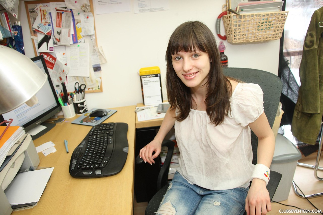 Club Seventeen Leo Porn XXX Hot Teen Action