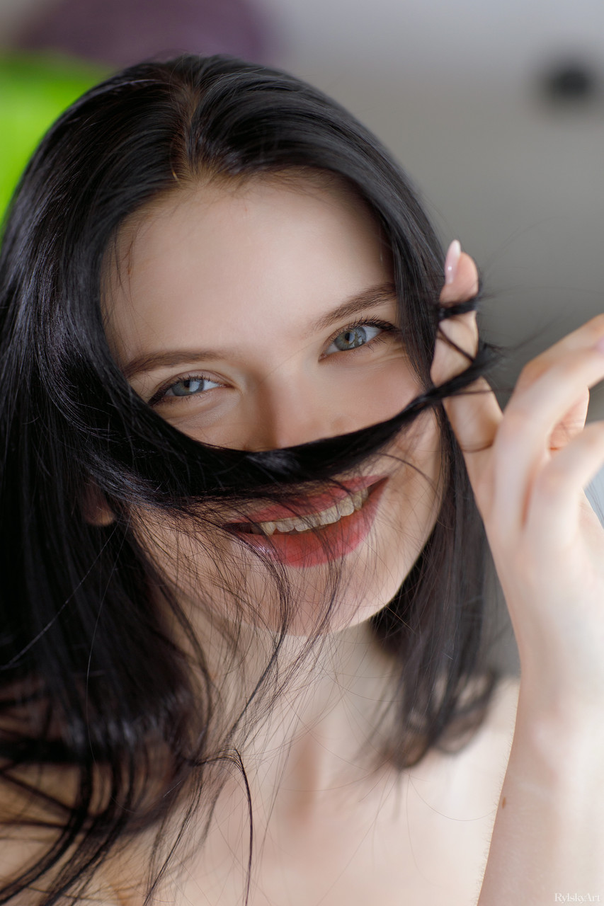 Rylsky ArtによるXXX写真のアリアナ・ムン