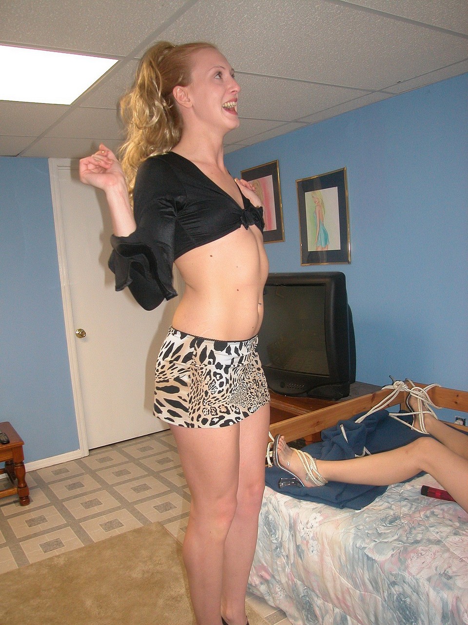 Roxanne Lesbiana Corda Bondage Lamiendo Coño