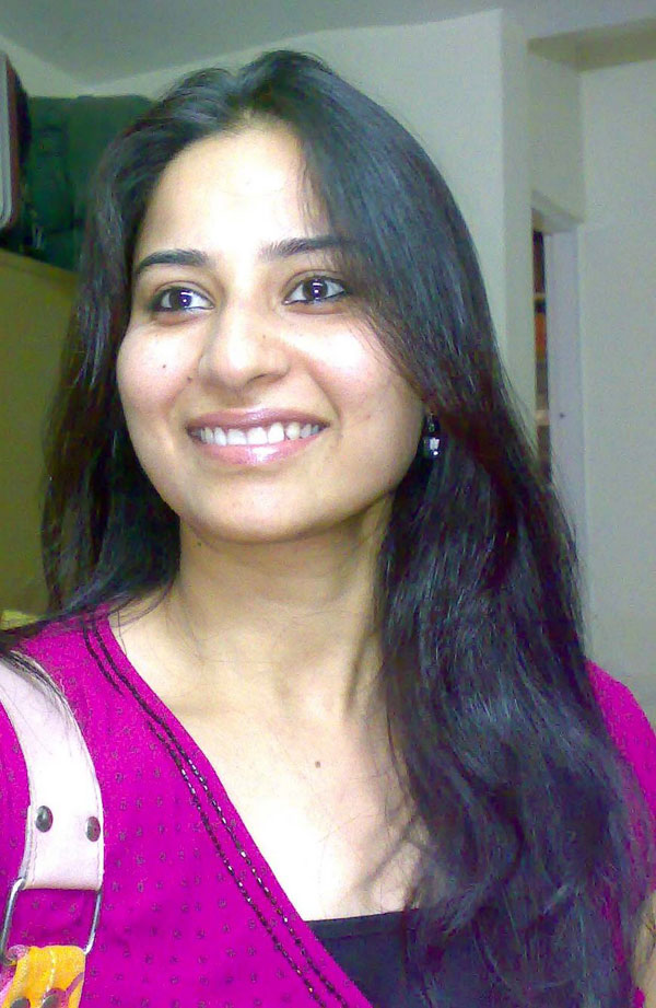 Mulheres Indianas Modelo Vestidas E Completamente Nuas