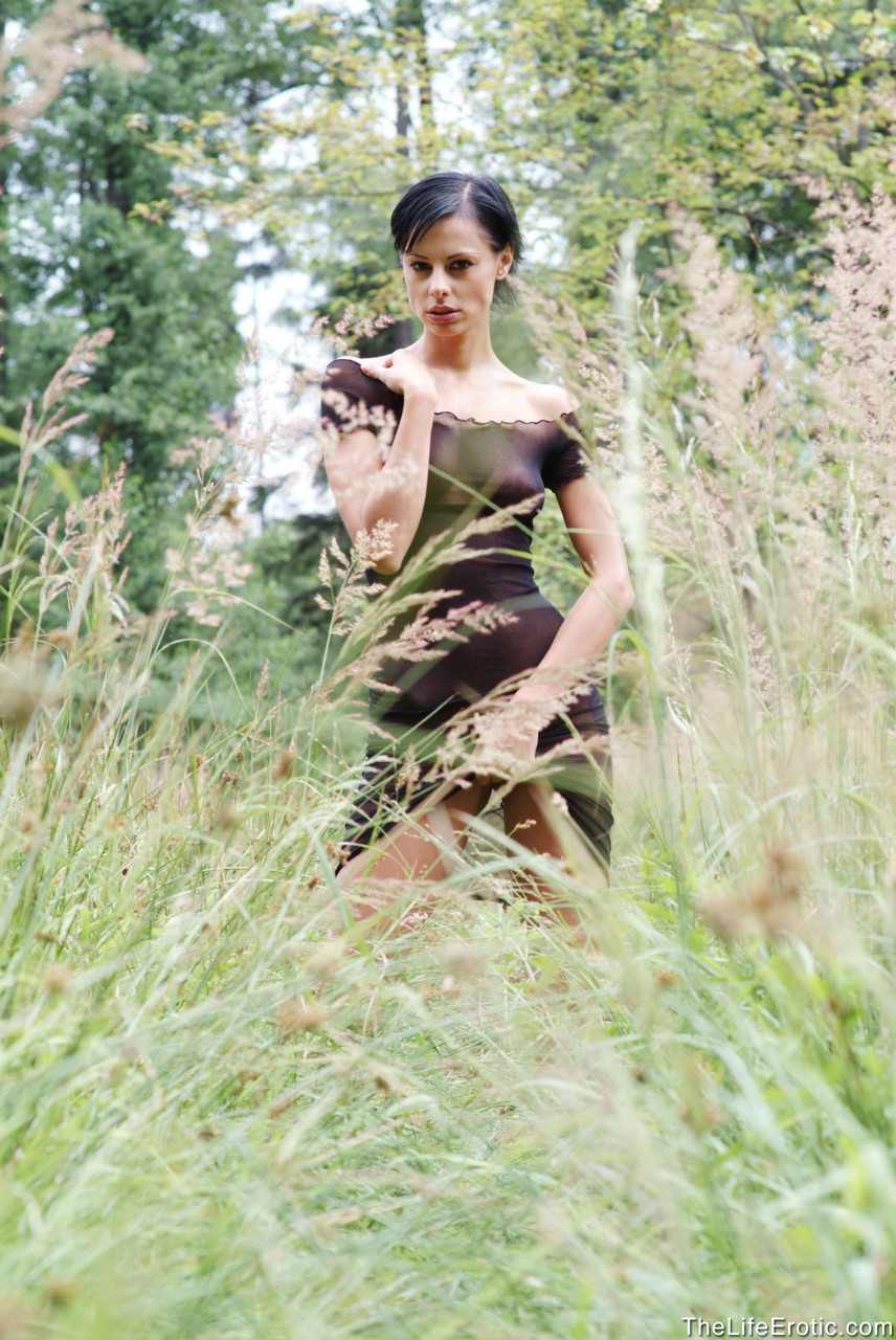 オリビア・デ・トレヴィルのヌードエロティック写真