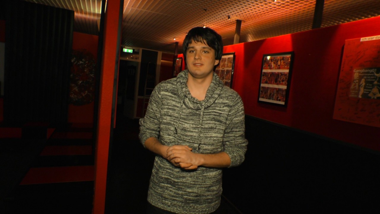 Madura Alemana Con Rostro Bonito Ofrece Su Cereza Virgen A Un Hombre