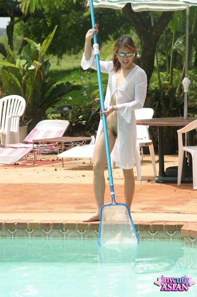 Asian Amateur Spits Cum After Poolside Pussy To Mouth Sex