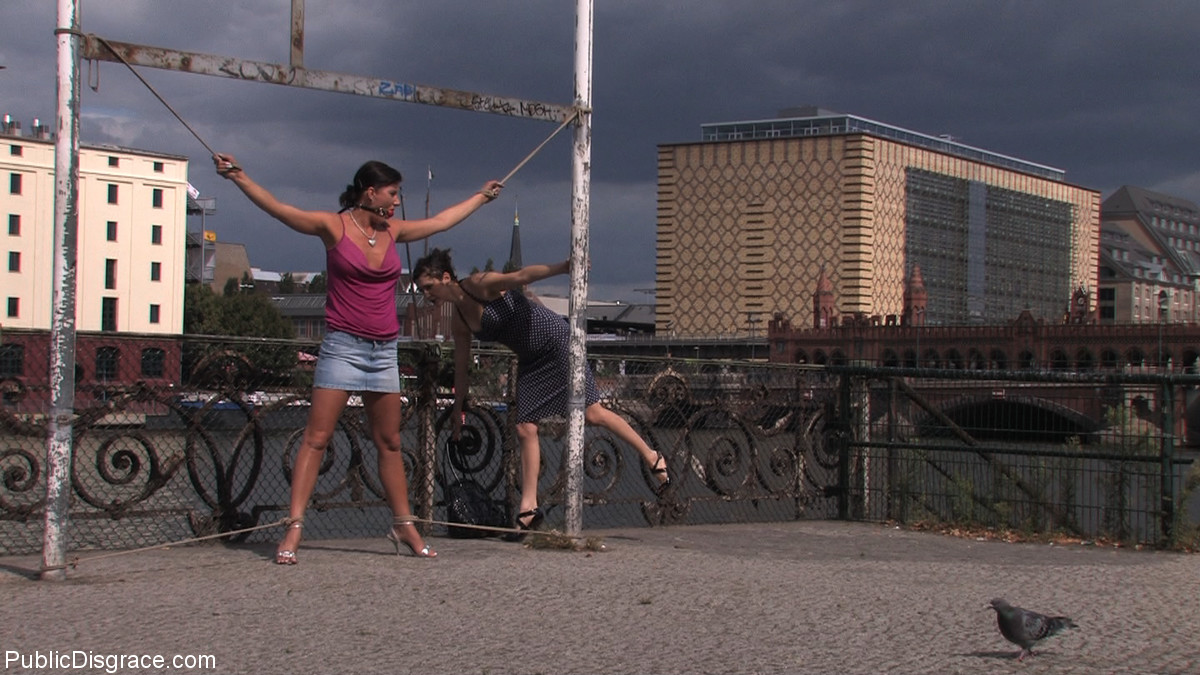 オリビアの公開羞恥セックス写真