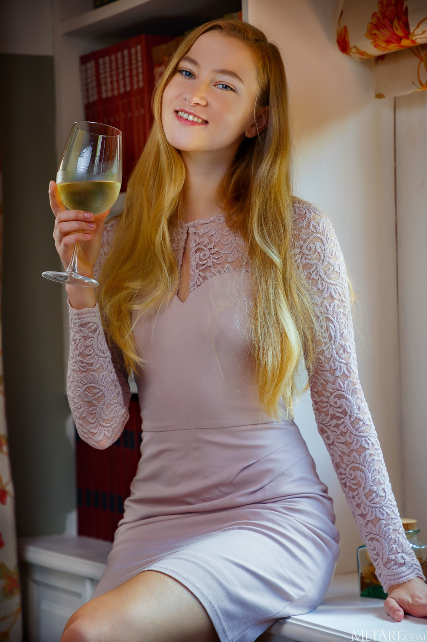 Met Art 呈现的 Ivi Rein 裸体画廊