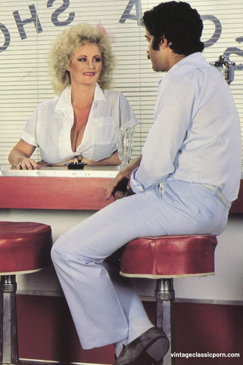 大陰蒂美國熟女深插大雞巴進毛茸茸的蜜穴