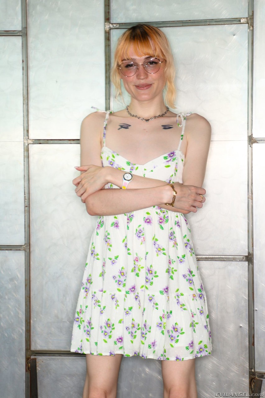 Milf Aiden Starr Folla Analmente A Una Trans Con Correa Después De Montar Su Polla