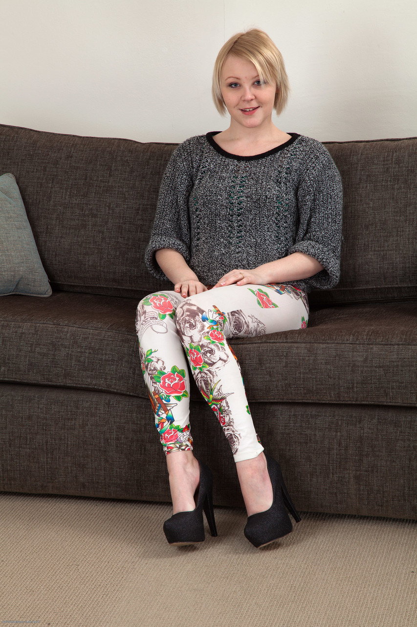 Stacey XXX 在 ATK 档案照片中