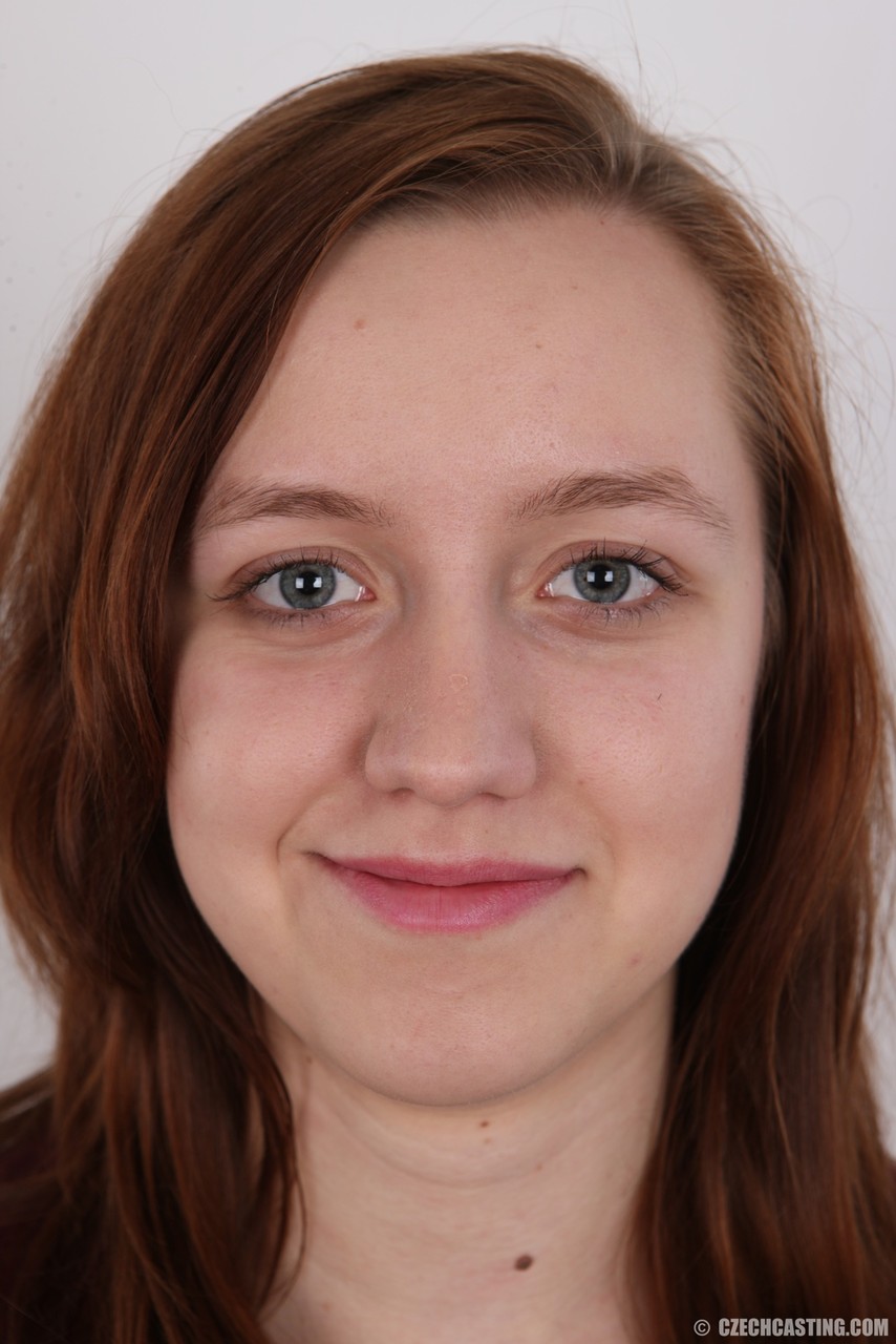 裸体女大学生祖扎娜脱衣 2