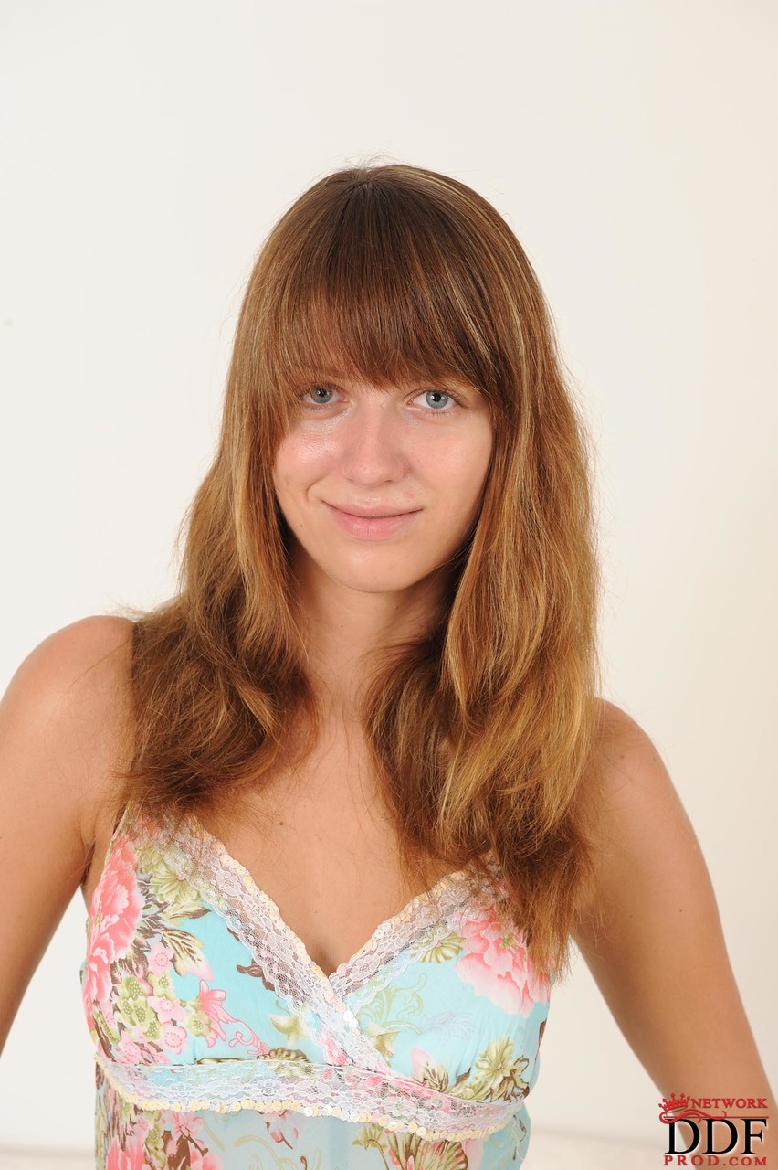 1 बाय डे से अलिस अलानिस की नग्न तस्वीरें