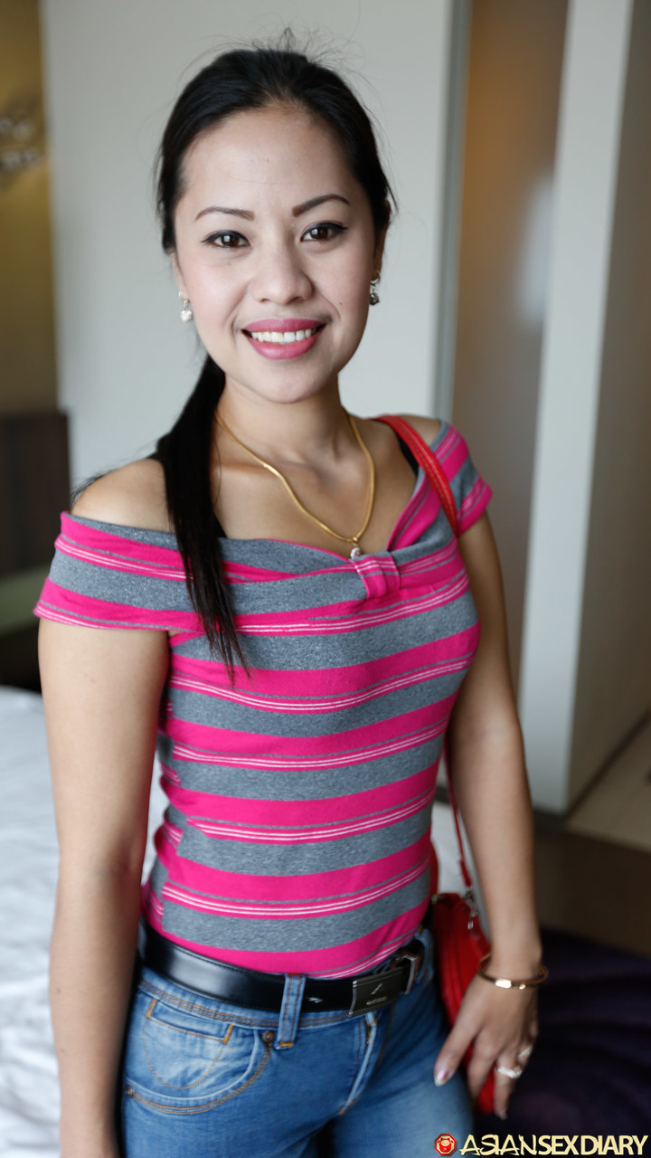 Amateur Asian Babe Noti Unveils Her Body And Gets Fucked In POV