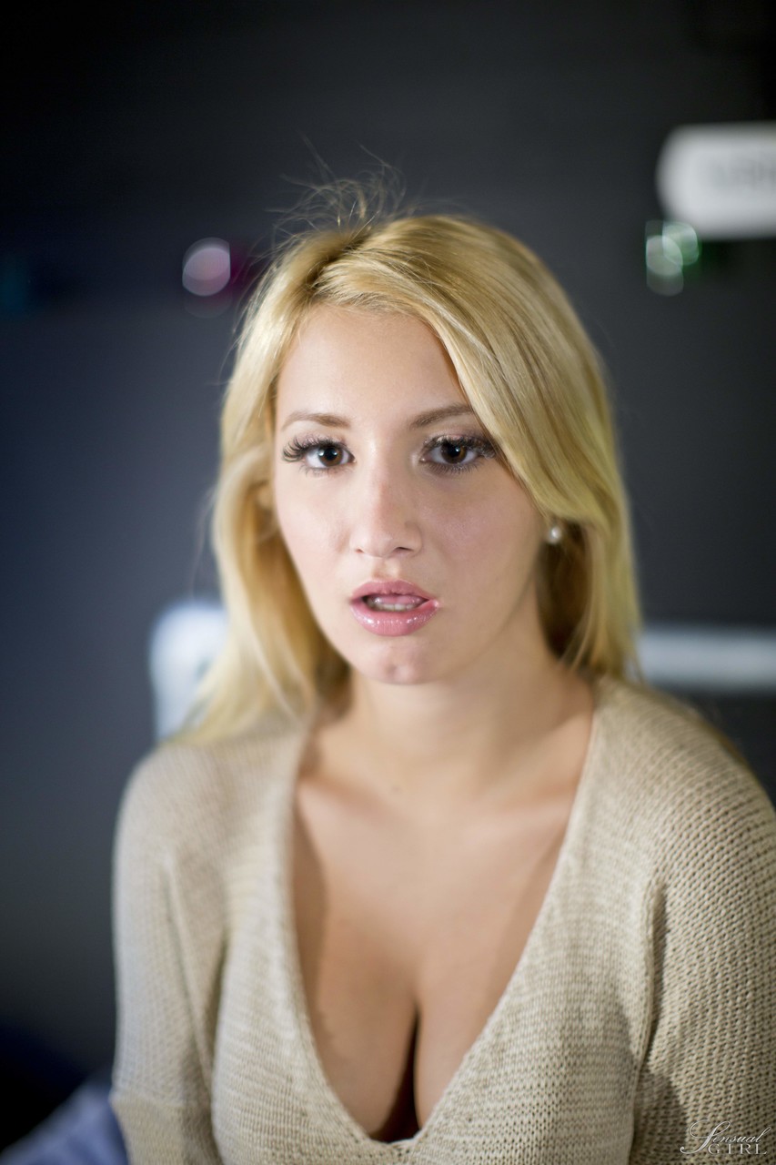 Provocative Latina Blonde Daytona X Takes Cozy Sweater Off And Jumps In Bed