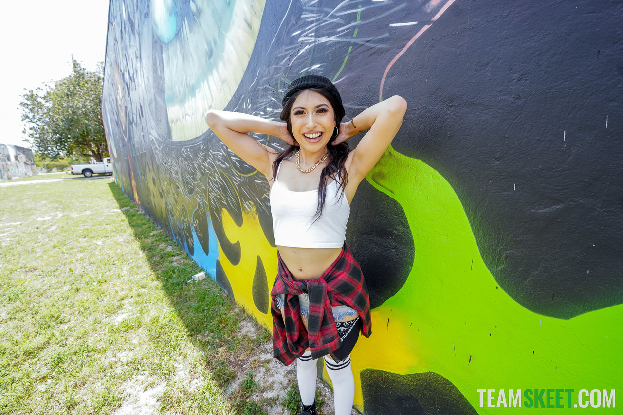 POV美国少女Penelope Woods口交和骑乘大屌