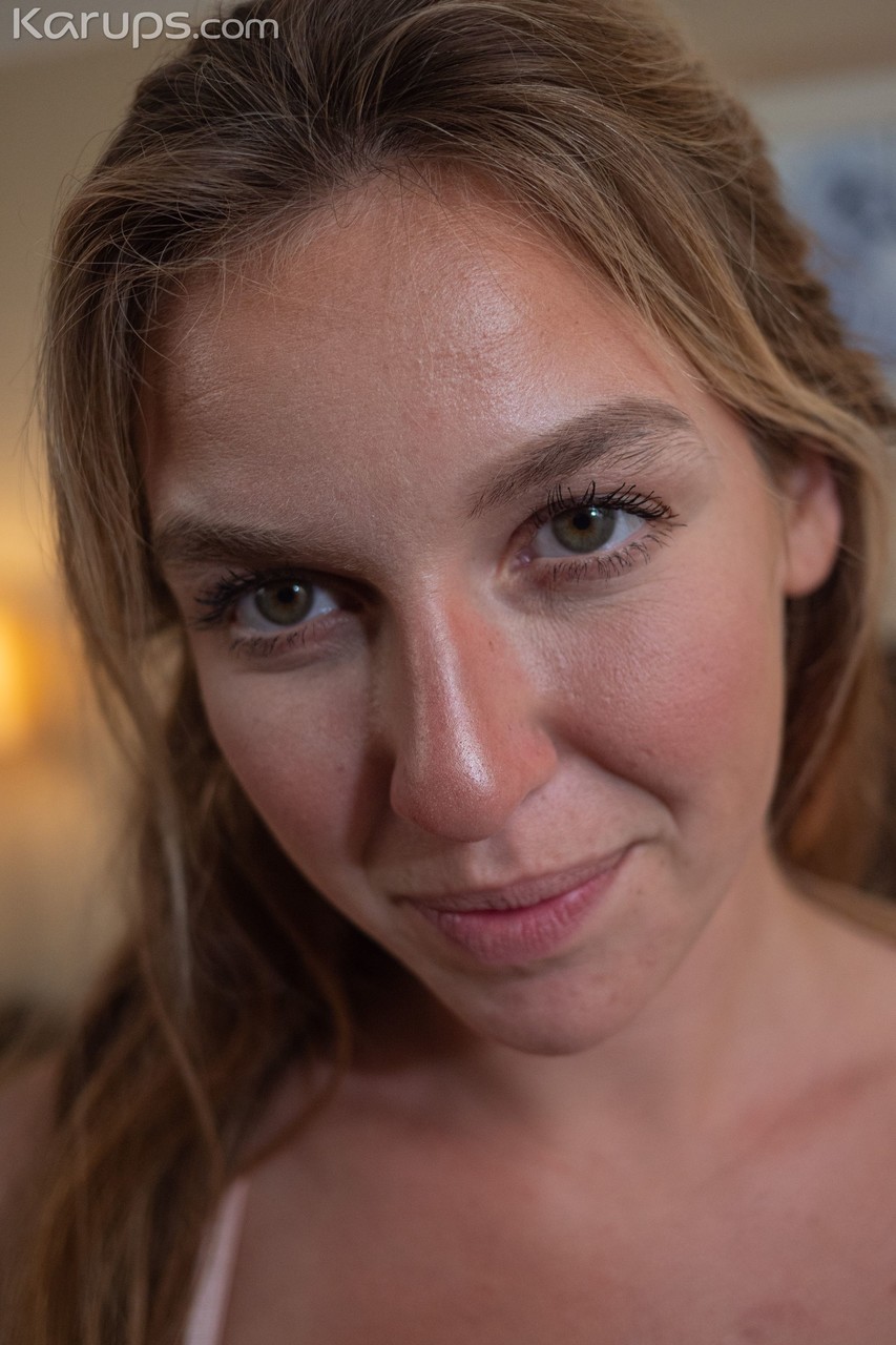 Busty Royce Swells Exposes Big Tits And Round Ass Before Masturbating