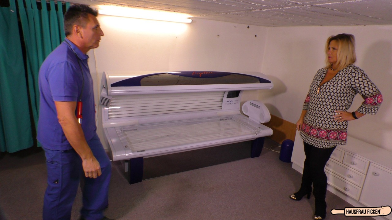 Немецкая Жена Изменяет С Работником Салона Загара