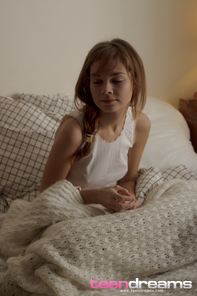 Justine Hayes Sweet Teen Nude Modeling Debut In Socks