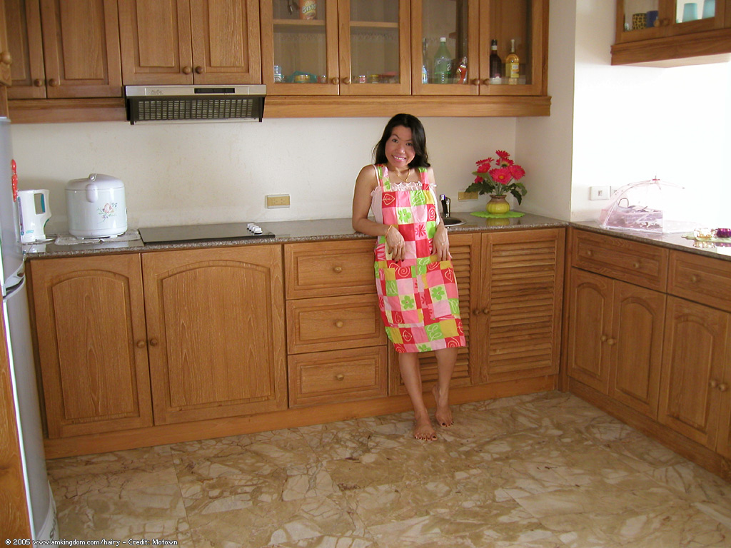 Asian Amateur Babe Mai Knows How To Get You Interested