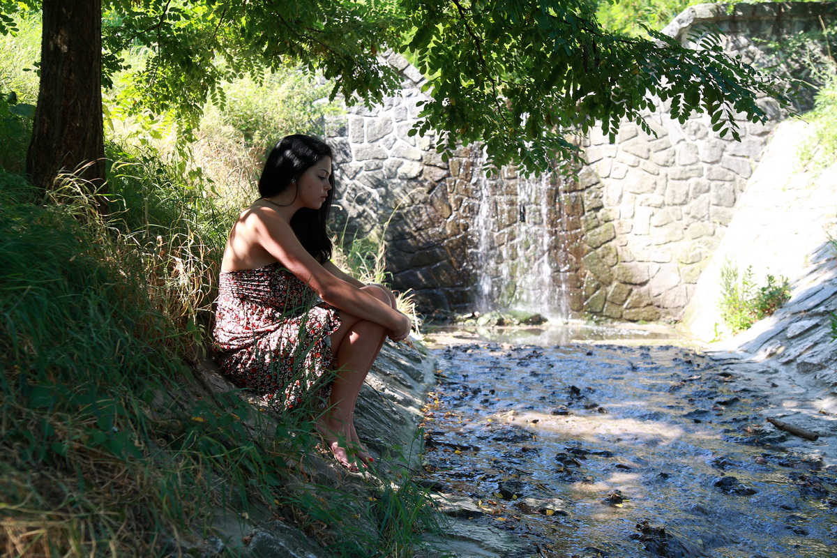 Nude Latina Teen Katarina Shows Big Boobs by Waterfall