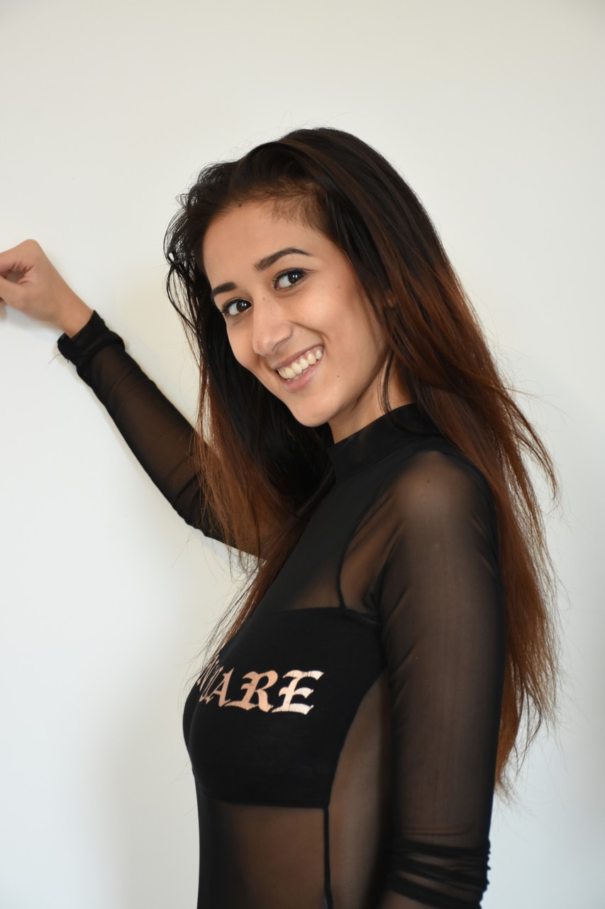 Hot Amateur Brunette Poses in Sexy Lingerie and Fucks at Casting