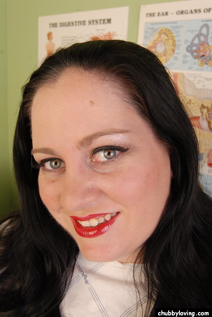 Гигантские Натуральные Сиськи Раскрыты Толстушкой Славой-Фокс На Камеру