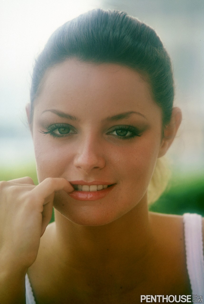 Seductive Brunette Sheila Kennedy Flaunts Big Boobs And Sizzles