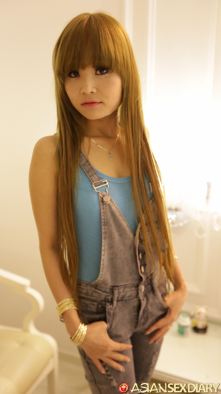 Petite Ly Gets Pov Hardcore Sex And Cumshot On Big Ass