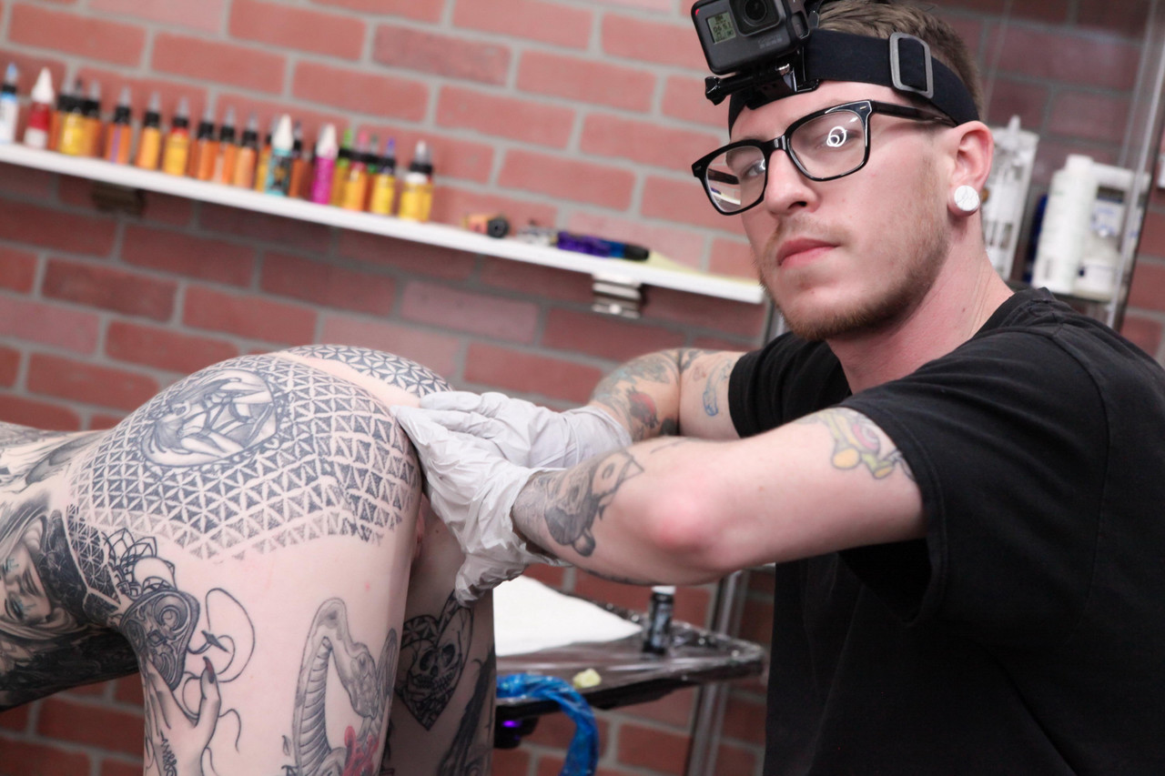 Amber Luke Gets Fucked After Getting New Tattoo