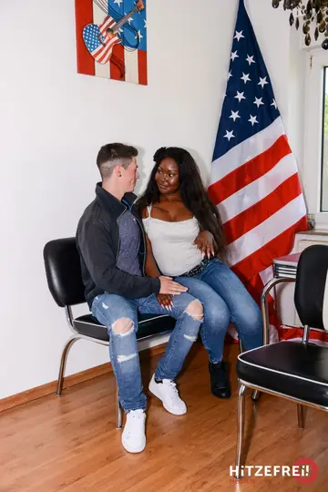 Sunny Star – Ebony Woman in Jeans Takes a Cumshot Inside Her Pussy