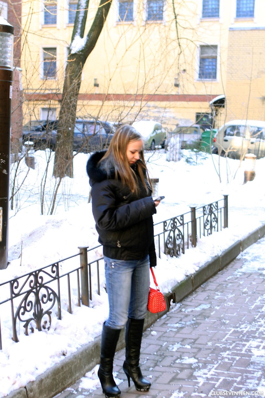 ティーンのケイトNがべちょべちょフェラして騎乗位セックス