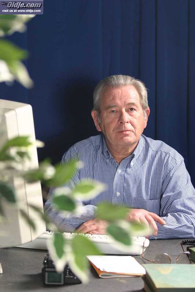 Dark Haired Renata Black Opens Wide For Old And Young Blowjob