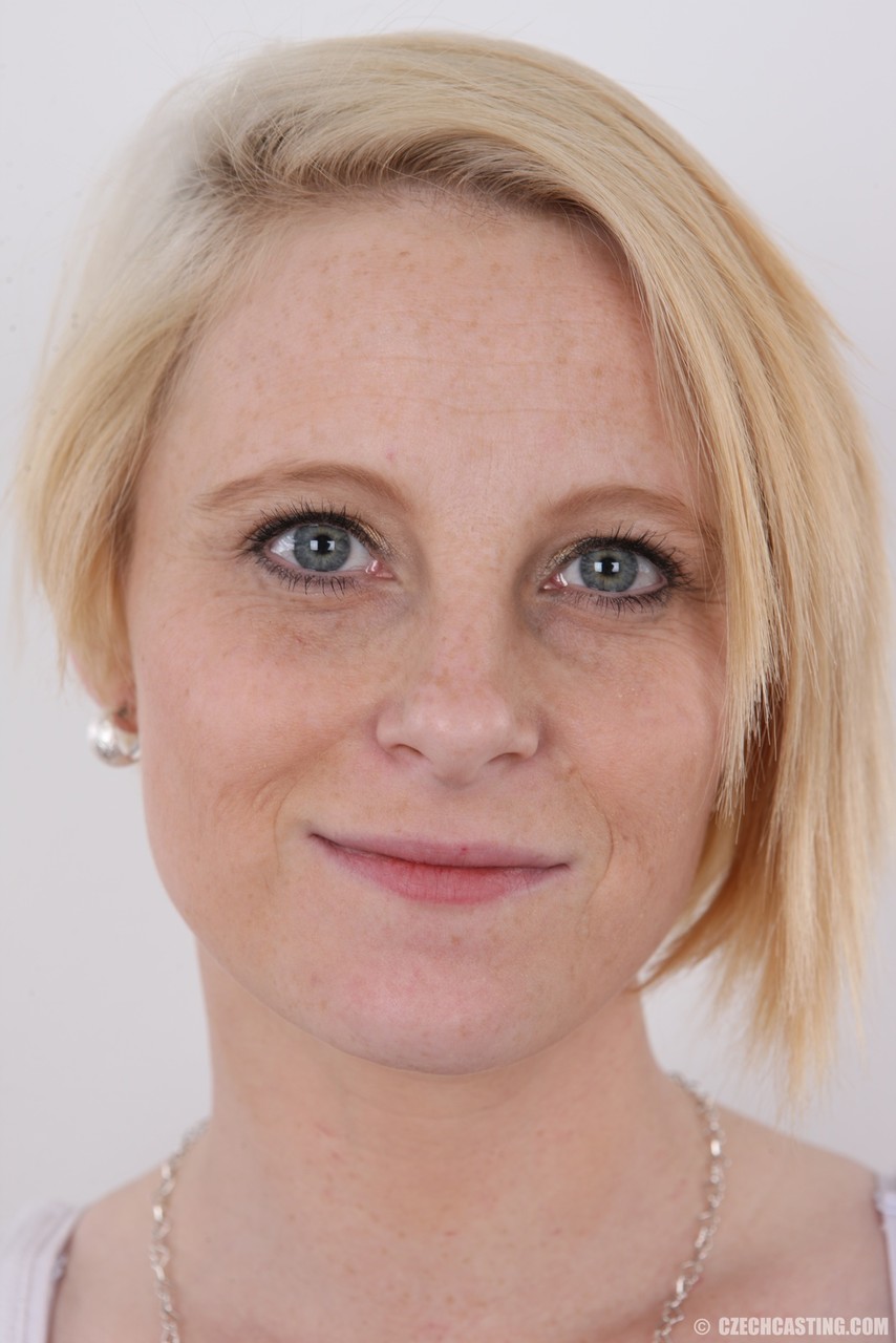 Pregnant Girl Lets Hormones Take Over And Poses Nude