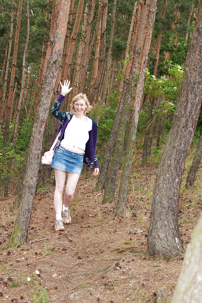 户外脱衣舞 青少年荡妇梅丽莎 假阳具在阴道