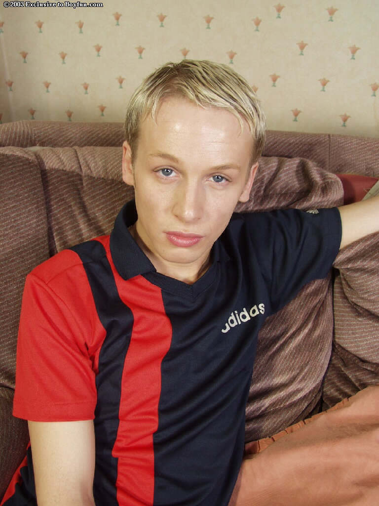 متعة الفتيان بريتشارد في ثلاث صور حارة