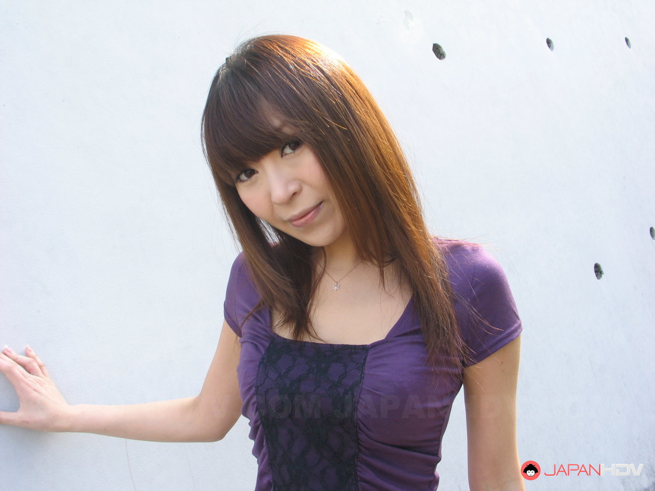 小型日本美熟女樋口君咲被抓在公共场所自慰