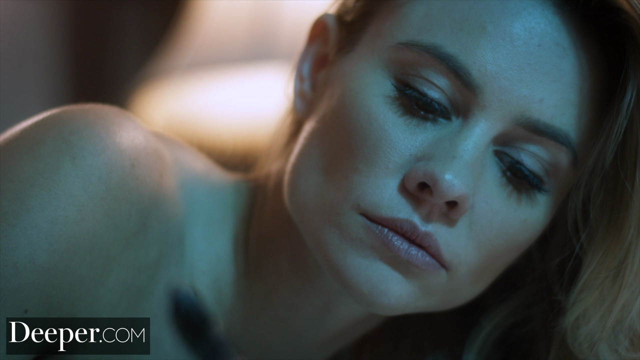 Addie Andrews 和 Mick Blue 在 Adult Time 上的火辣性爱图片